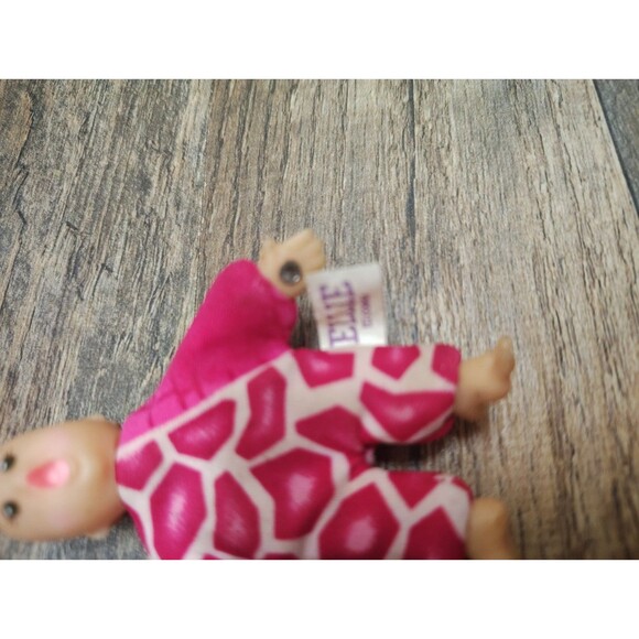 Corgi Lil Handfuls Magnetic Hand Baby Doll Dylan And Nicholas Mini Baby Dolls - Picture 2 of 6